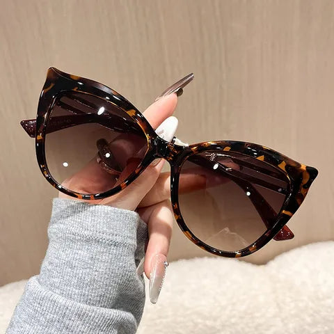 Tortoise Luxe Cat Eye Sunglasses (Brown, Black)