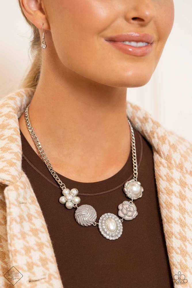Paparazzi Fashion Fix Set Fiercely 5th Avenue Light Pink & Silver