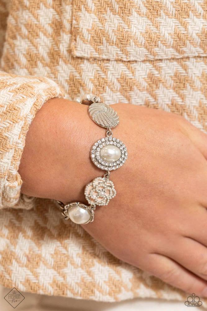 Paparazzi Fashion Fix Set Fiercely 5th Avenue Light Pink & Silver