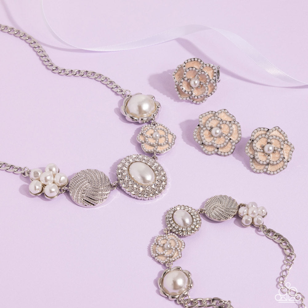 Paparazzi Fashion Fix Set Fiercely 5th Avenue Light Pink & Silver