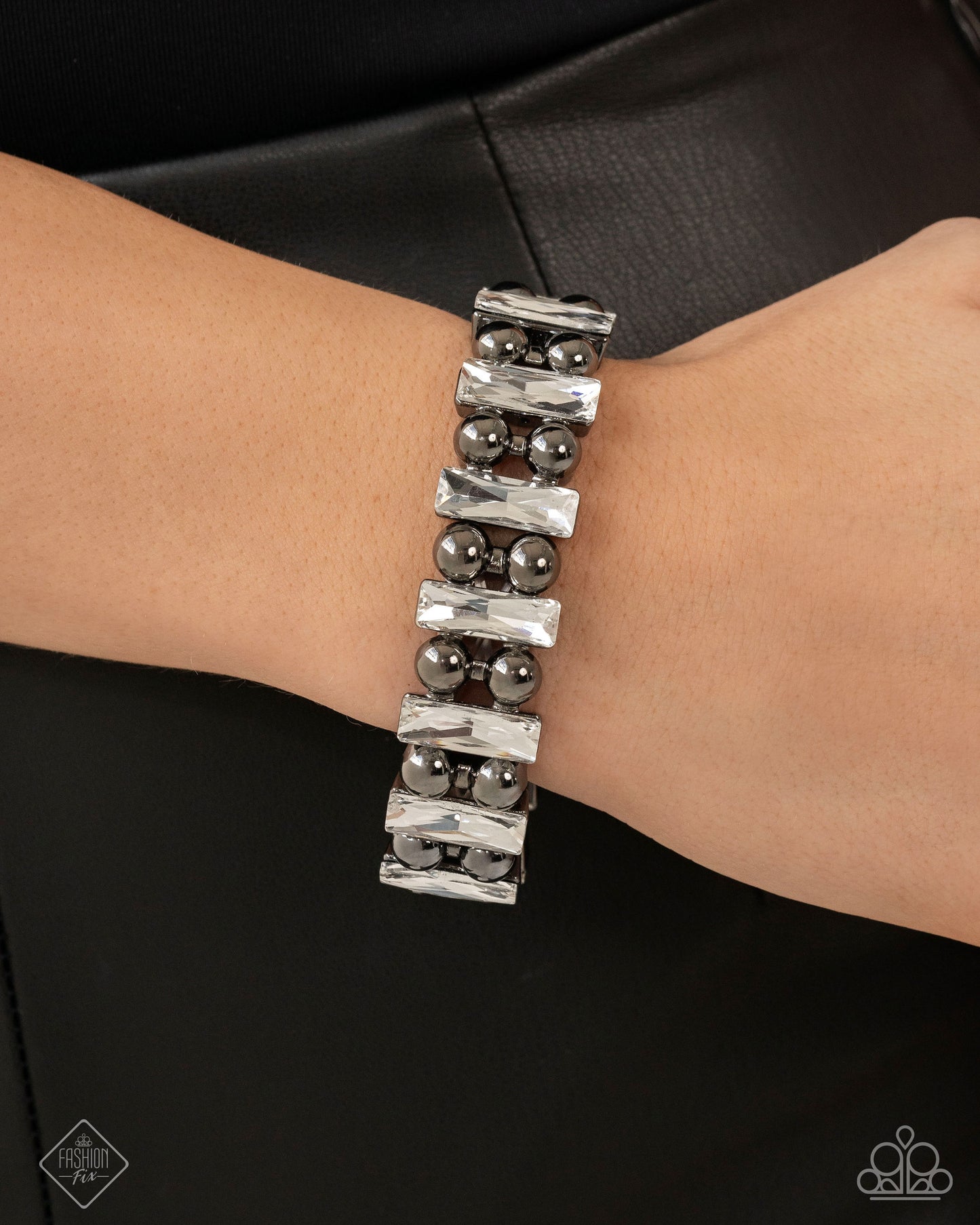 Paparazzi Fashion Fix Set Magnificent Musings Silver, Gunmetal Black