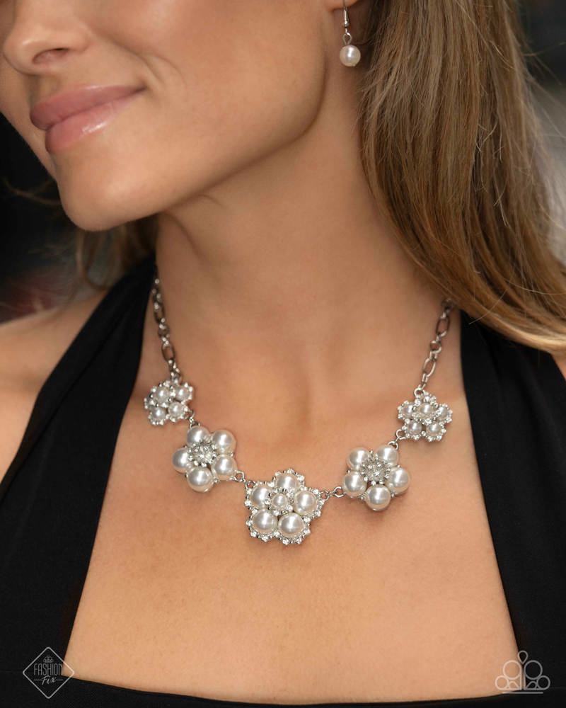 Paparazzi Fashion Fix Set Fiercely 5th Avenue White Pearls