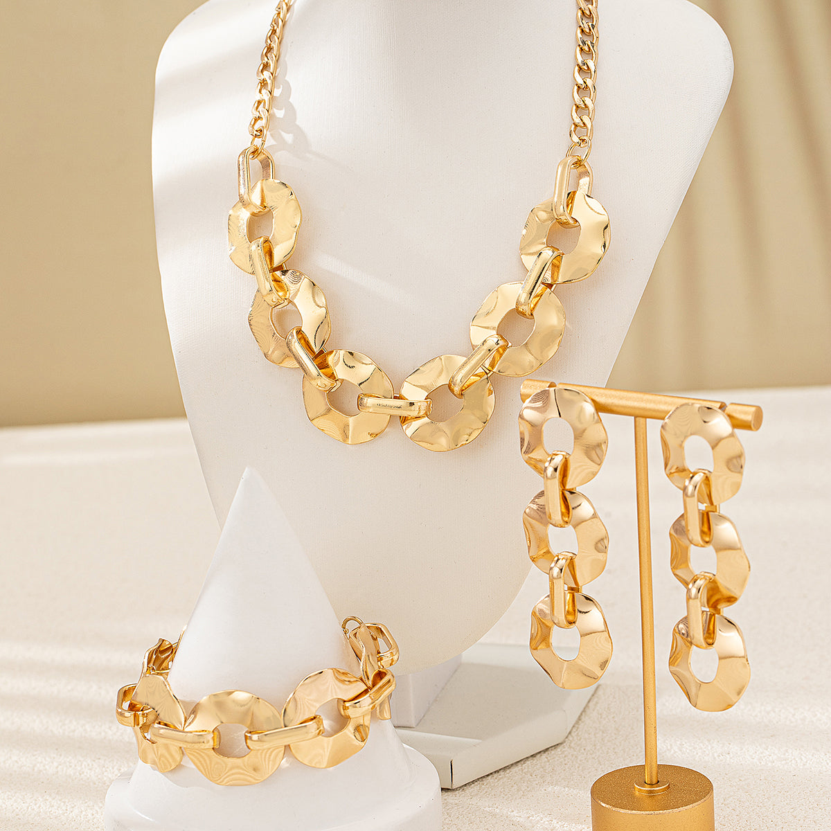 3 Piece Elegant Necklace Set (Gold)