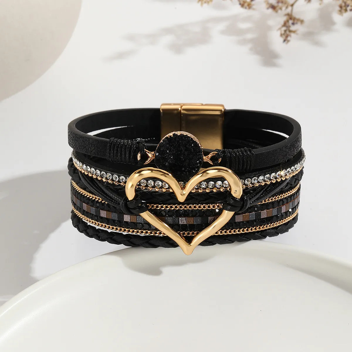 Elegant Classic Style Heart Shape Bracelet (Black, Gold)